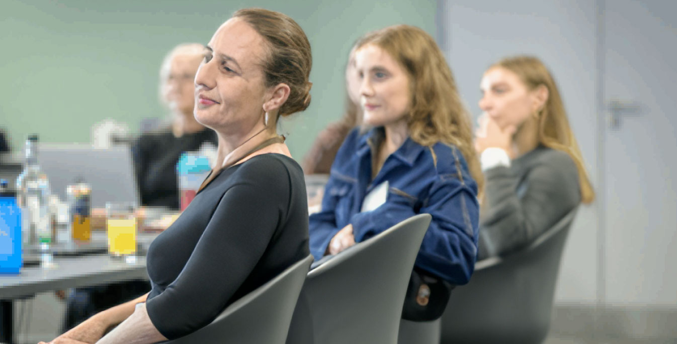 Meeting around a table of Female Founders in Scotland